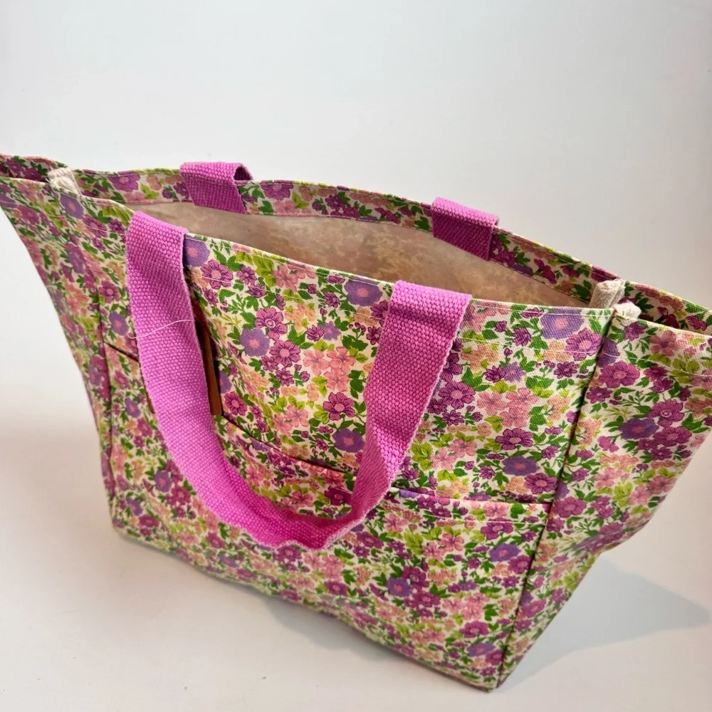 NWT Eccolo Floral Canvas Tote in Pink and Purple 14.25”W x 13.5”H x 6”D